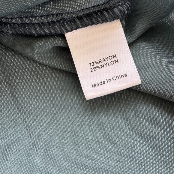 Evereve Yana Velvet Smocked Ruffled Blouse Size Small - Picture 4 of 4